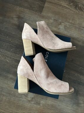 Cole Haan Shiloh Open Toe‎ Suede Ankle Blush Suede Peep-Toe Booties 7.5
